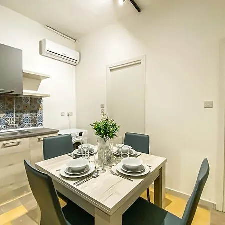 Lägenhet Earthly Escape 7 - Sliema Strand, Gzira