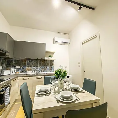 Lägenhet Earthly Escape 7 - Sliema Strand, Gzira