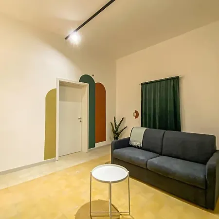 Earthly Escape 7 - Sliema Strand, Apartment Gzira