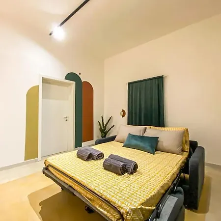 Earthly Escape 7 - Sliema Strand, Apartamento Gzira