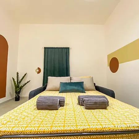 Earthly Escape 7 - Sliema Strand, Apartamento